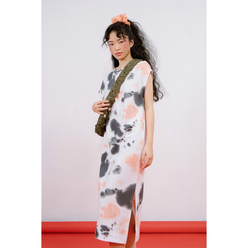 LIBÉ - Đầm thun vải da cá cổ tròn đánh bông có hiệu ứng loang màu hồng