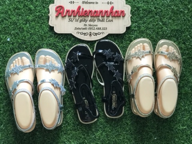 Sandal quai ngang đính ngôi sao