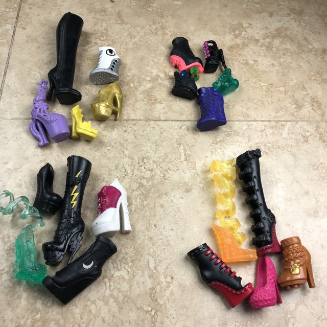 PK M- Giày lẻ chiếc cho búp bê monster high