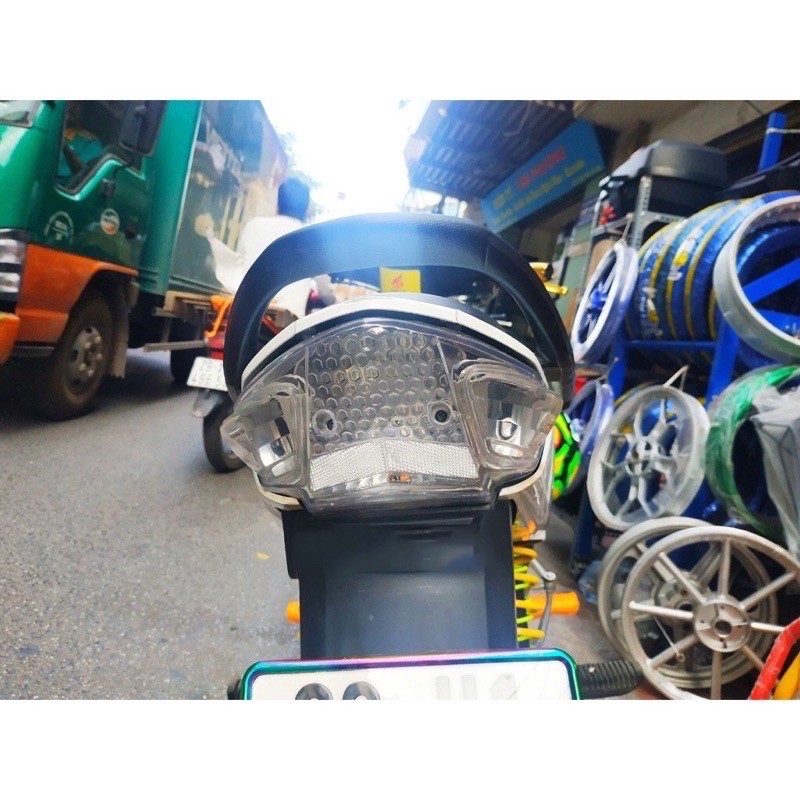 Ốp hậu trắng dành cho wave 100/Wave 50cc kèm xi nhan cam - Rẻ, bền, đẹp cho anh em