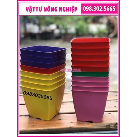 Chậu nhựa vuông đủ màu kích thước 20x20cm