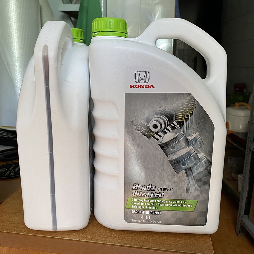 Nhớt động cơ Honda Ô tô chính hãng: Dầu động cơ Honda Ultra Leo SN 0W20 tổng hợp can 4L