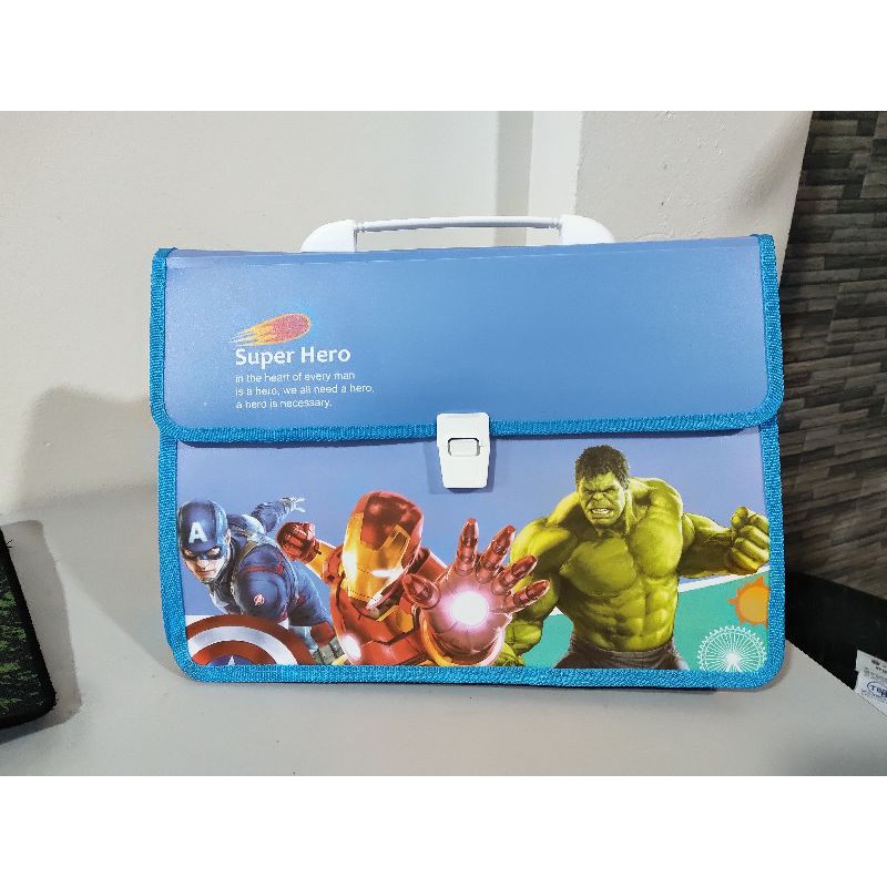 CẶP NHỰA HỌC THÊM CHO HỌC SINH CẤP 1- BÉ TRAI( TẶNG KÈM THƯỚC KẺ )