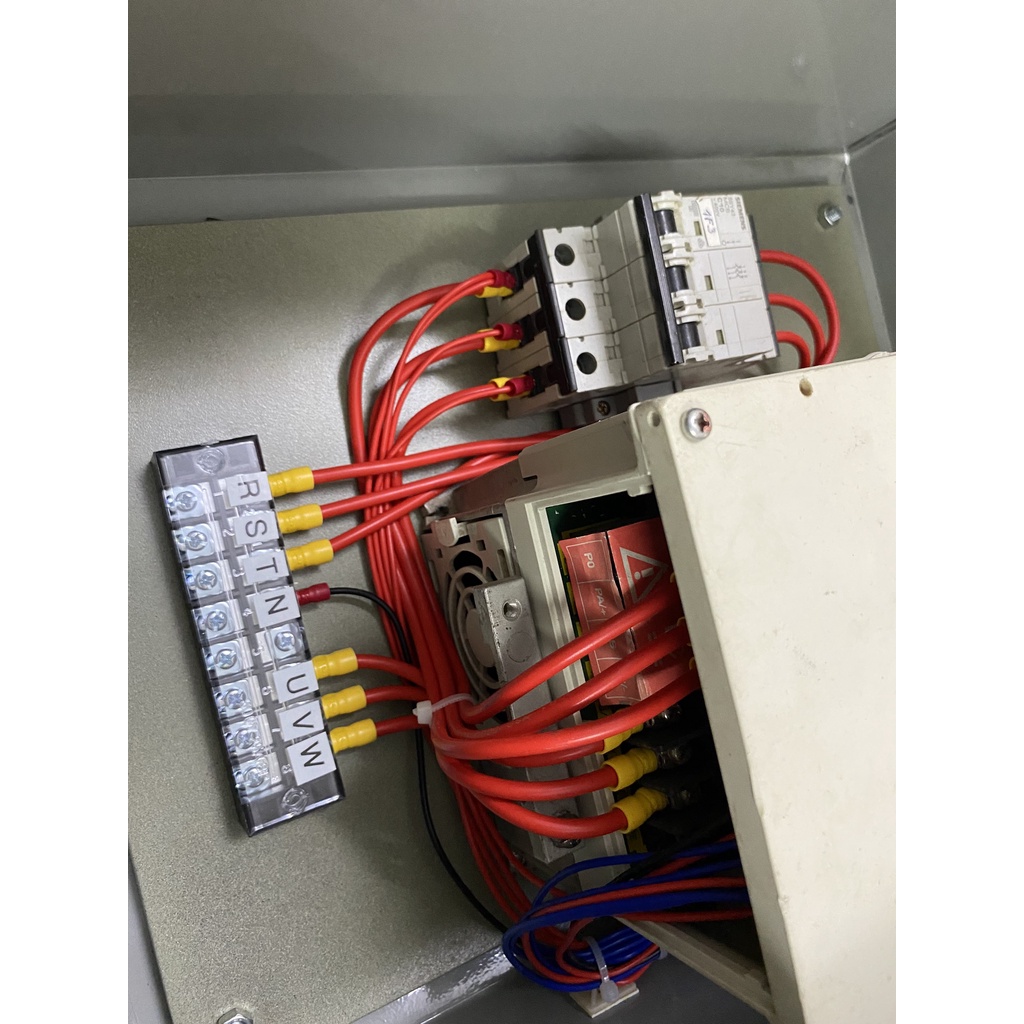 Tủ điện biến tần 2.2kW nguồn 380VAC làm theo yêu cầu