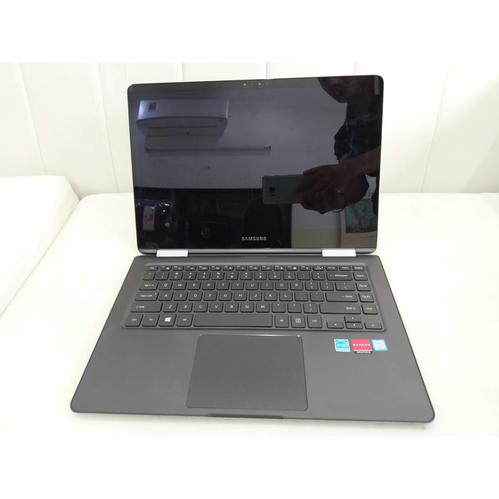Laptop Samsung 940X5N i7-8550u/ ram 16gb/ ssd 256gb/Radeno 500/ 15.6 FHD touch ,nguyên bản , hình thức như mới , giá tốt | BigBuy360 - bigbuy360.vn