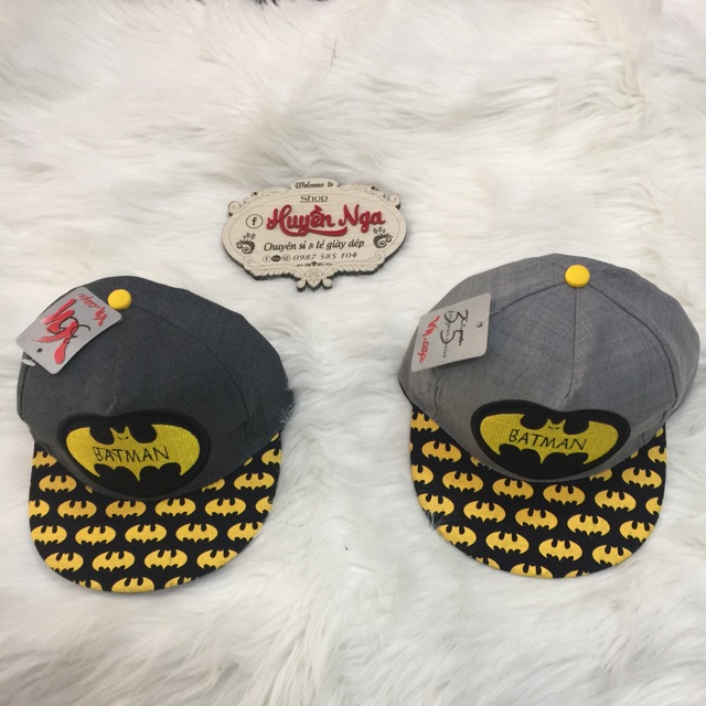 Mũ bé trai Batman . Mũi phớt đầu bằng