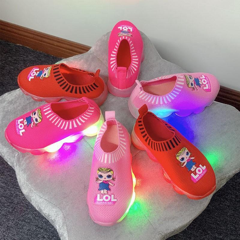 Giày Sneaker đế chống trượt có đèn LED cho bé