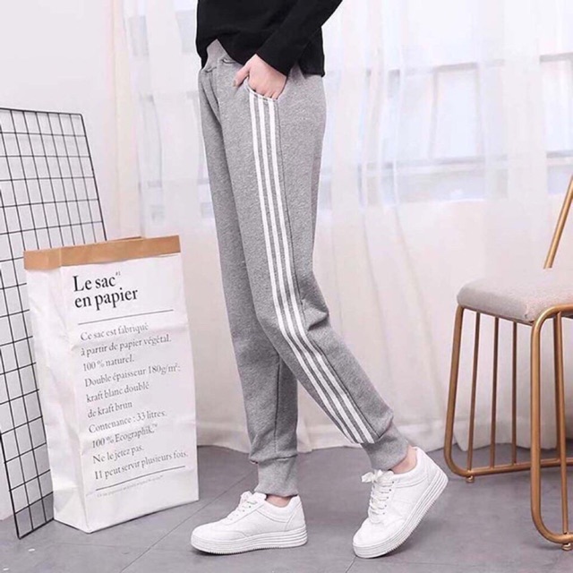 Quần jogger xám ba sọc trắng cực hot mới về nha khách iu
