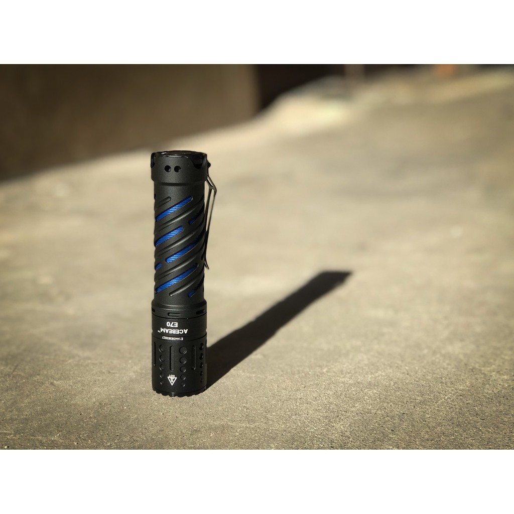 Đèn pin ACEBEAM E70 sáng 4600lm chiếu xa 240m LED XHP70.2 dùng pin 21700 cổng sạc Type-C