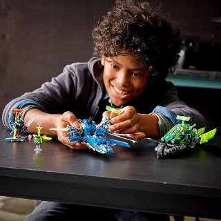 Đồ chơi lắp ráp Lego Ninjago Xe Đua Tốc Độ Của Jay Và Lloyd 71709