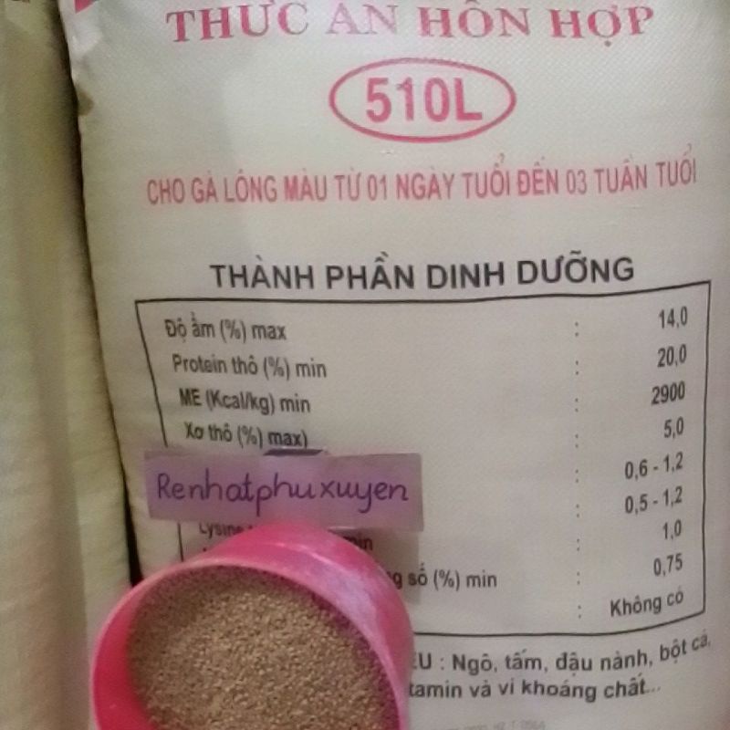 0.5kg cám cho chim non, gà con từ 1-21 ngày tuổi hoặc dùng làm mồi câu cá