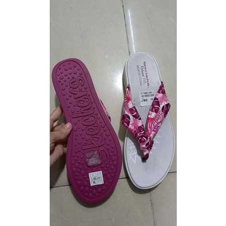 Dép kẹp Skechers,  giày xỏ ngón quai vải hồng xịn, size 41