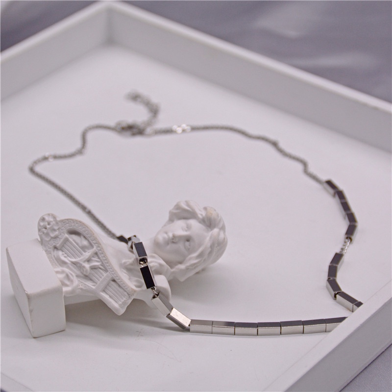 Vòng cổ Thép Titan Mặt Vuông Ba Chiều Đơn Giản Cá Tính Cho Nam Nữ