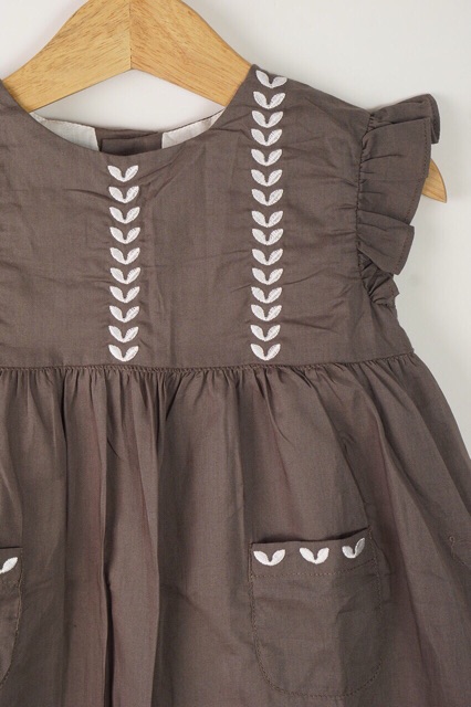 VÁY NECK MÀU NÂU XÁM TÂY