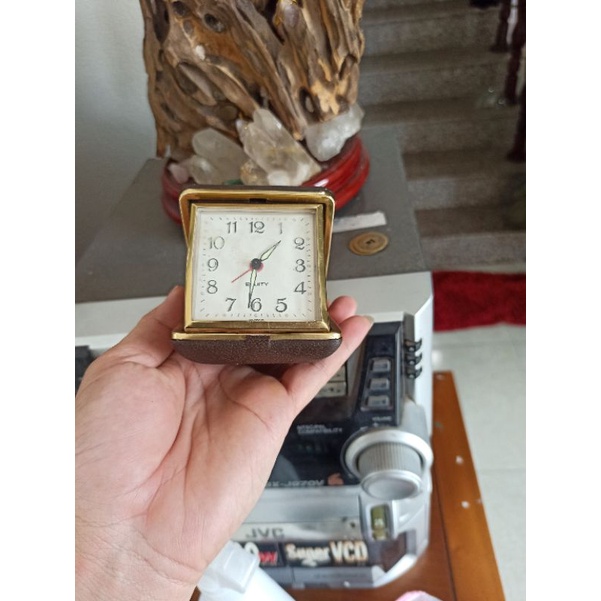 Đồng hồ để bàn , cơ cót cổ có báo thức