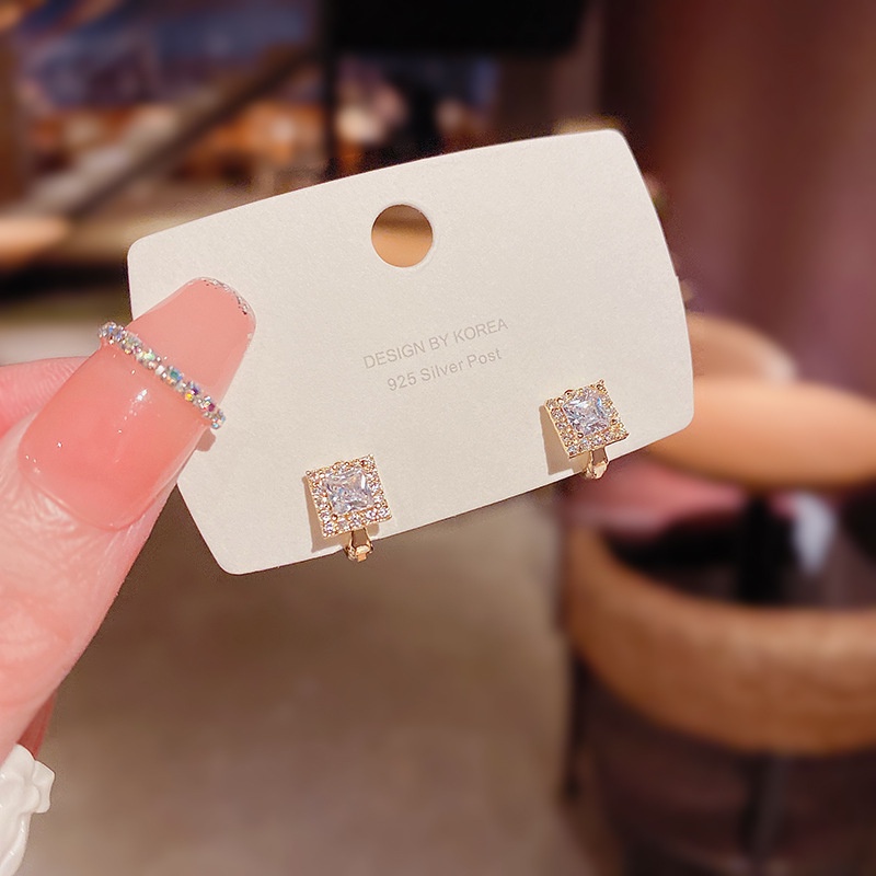 Khuyên tai nữ đính đá pha lê cao cấp thiết kế đơn giản nhẹ nhàng