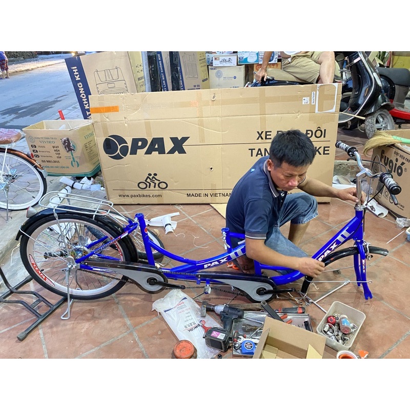 Xe đạp đôi PAX 1 SPORT Trọng lượng sử dụng: 2 người lớn &lt;300kg - Thông số: DxC: 2300 x 650-850 (cm)