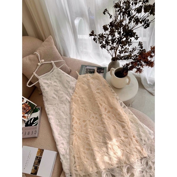 Đầm cổ yếm ren dài