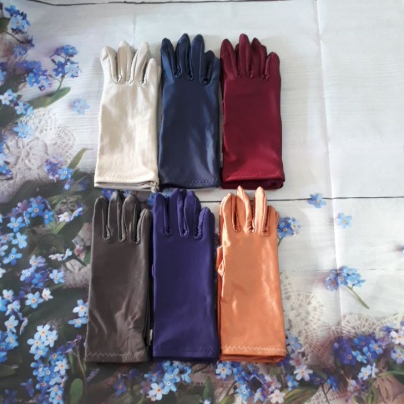Bao tay thun lạnh Ba Thảo 3 tấc 2 lớp .Lớp vải trong và ngoài đều giống nhau .Co giãn 4 chiều mềm mịn mát lạnh