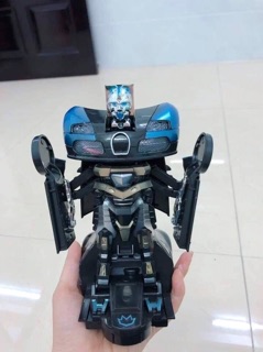 Xe robot biến hình