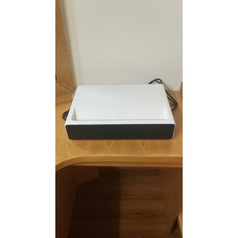 Máy chiếu Xiaomi Laser 150 siêu gần