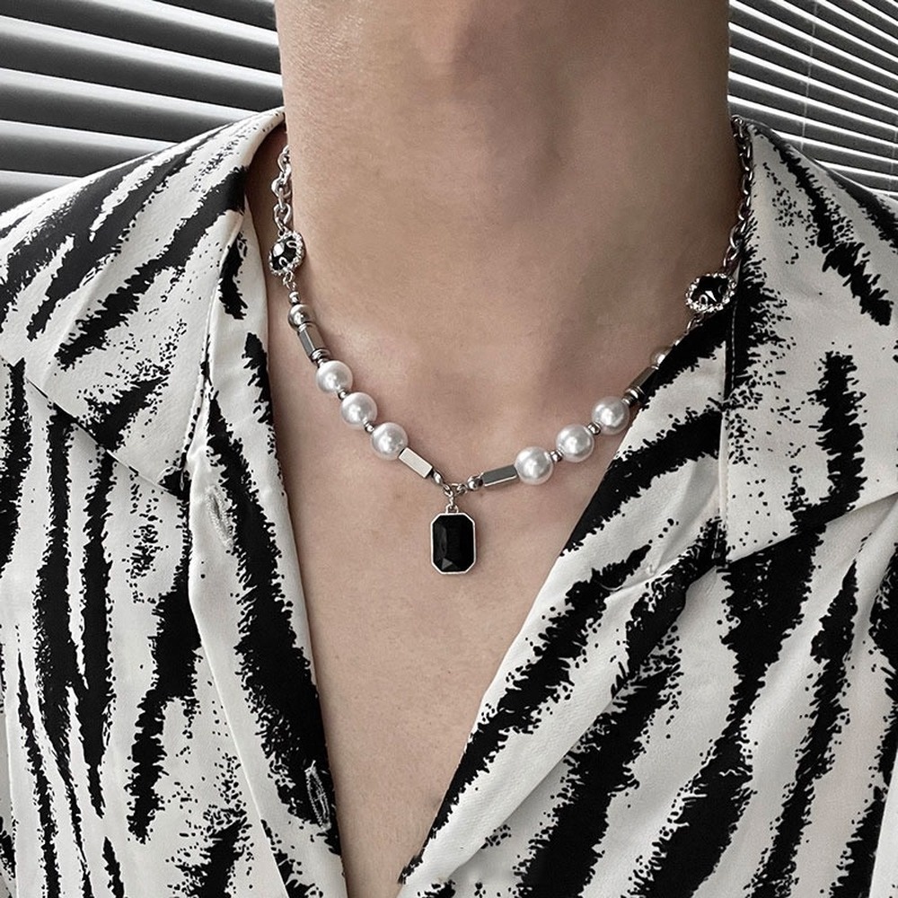 Vòng cổ Thép Titan Mặt Đá Đen Đính Ngọc Trai Nhân Tạo Phong Cách Hip Hop