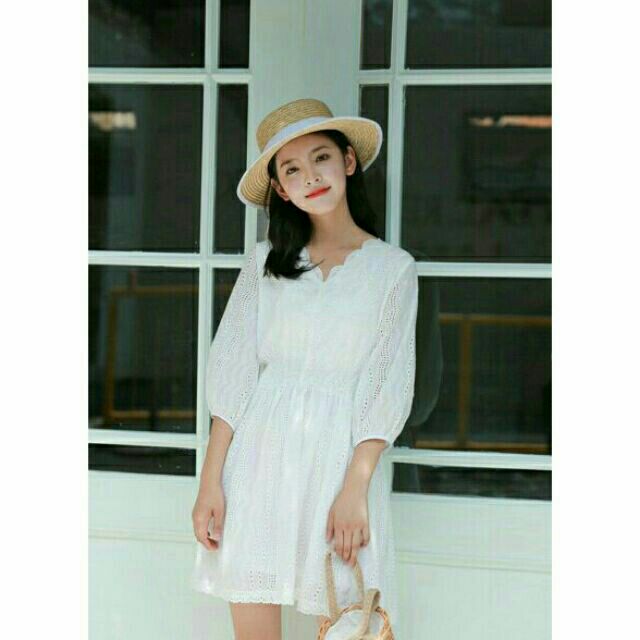 Đầm ren trắng chất xô thêu tinh tế cao cấp siêu đẹp | BigBuy360 - bigbuy360.vn