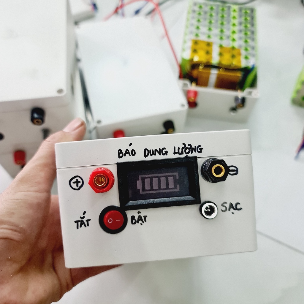 Bình Acquy pin Lithum 12V 40AH - 100A. Bình pin công suất lớn, dùng cho kích điện, năng lượng mặt trời, pin xe điện LIMO