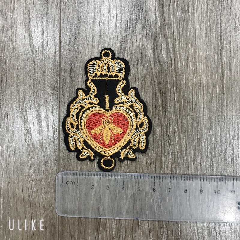 Sticker , logo thêu hình trái tim