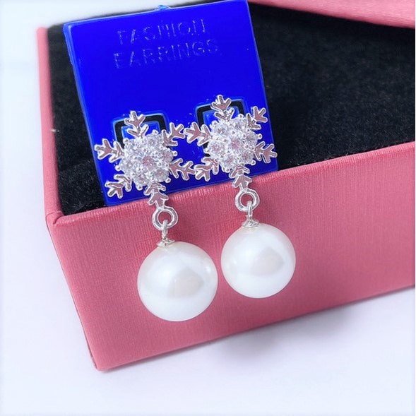 Bông tai hoa tuyết đính hạt trai, Khuyên tai chất liệu bạc ta sang trọng - Trang sức bạc Evasilver