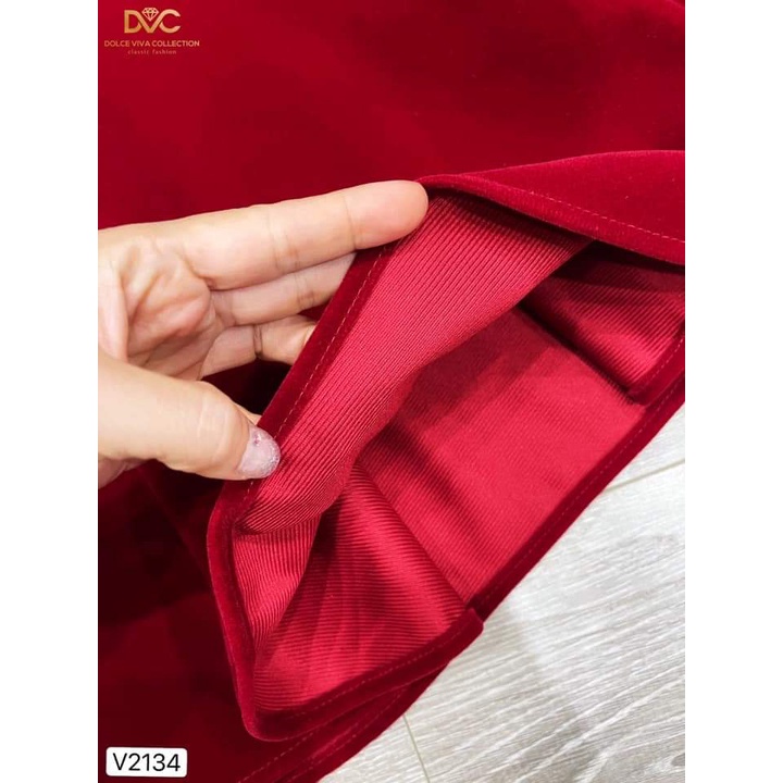 Đầm dự tiệc cúp ngực hai dây, áo khoác véc chất liệu Nhung cứng Buladanh đỏ đô tay dài siêu xinh.