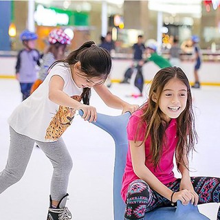 HCM [E-Voucher] Vé vào cửa và giày trượt, 1 đôi vớ trẻ dưới 140cm Sân băng Vincom Ice Rink Landmark 81 - Thứ 2- T6 (TK)