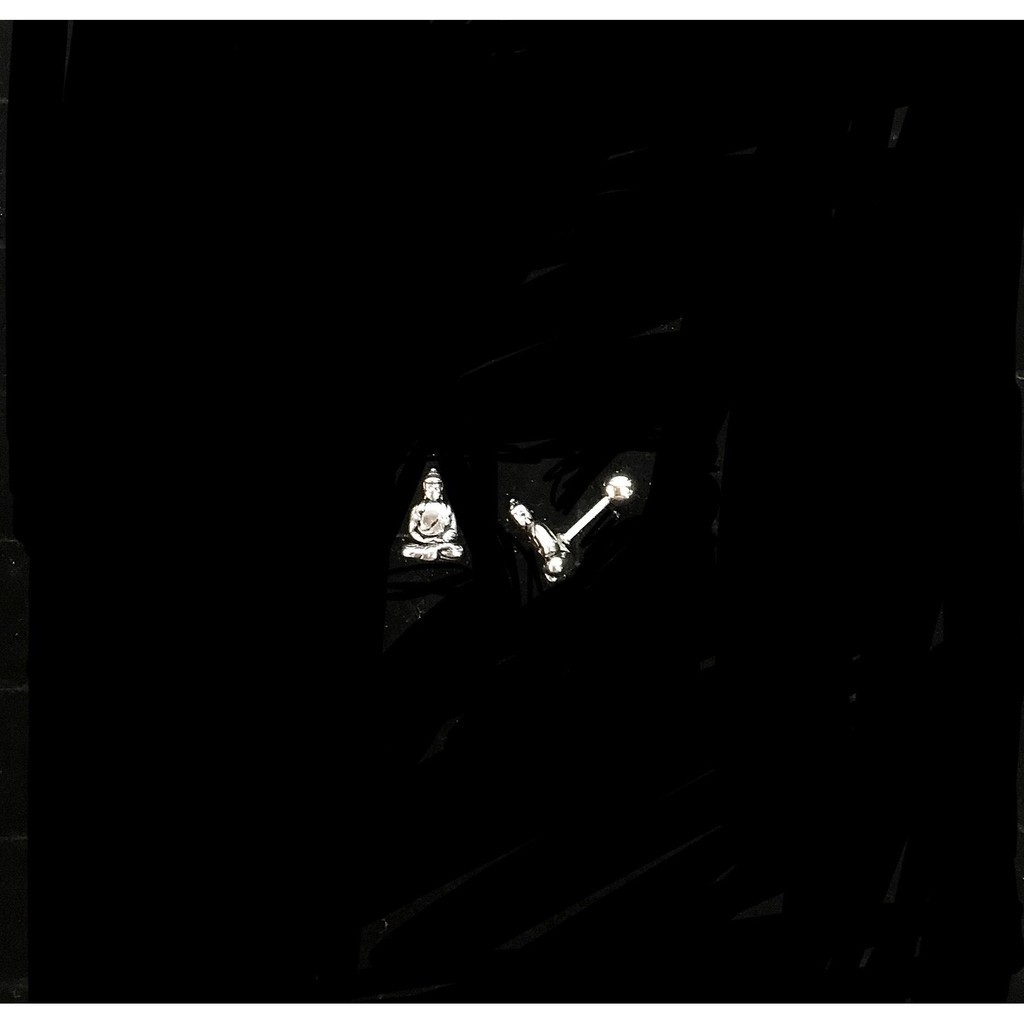 Khuyên chốt vặn hình phật thép y tế