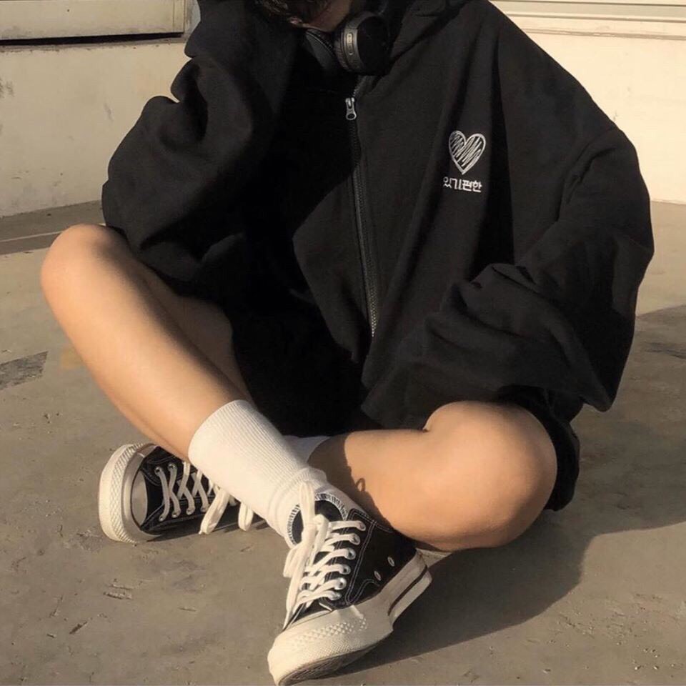 Áo khoác nỉ nam nữ có dây kéo thêu tim | BigBuy360 - bigbuy360.vn