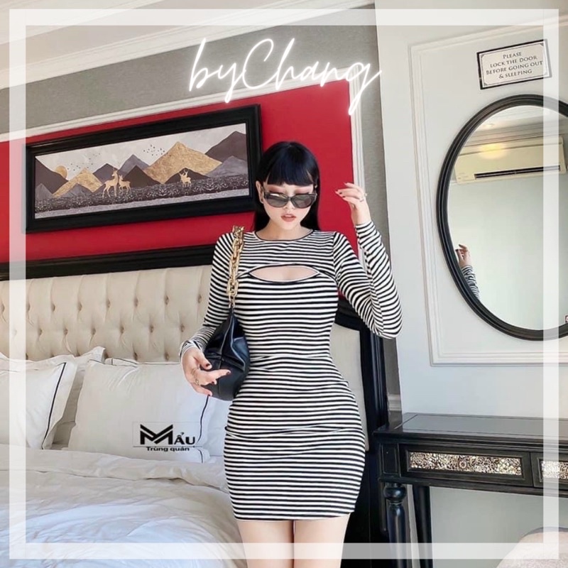Đầm Body Tay Dài Sọc Trắng Đen Basic Khoét Ngực byChang