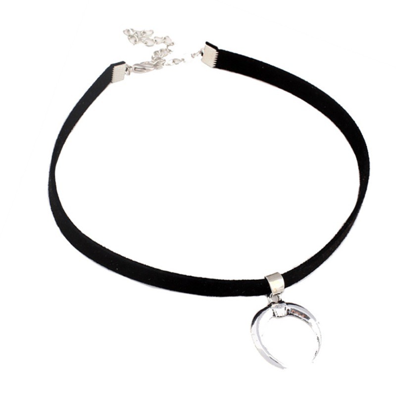 Vòng cổ choker mặt hình trăng khuyết phong cách cổ điển cá tính cho nữ