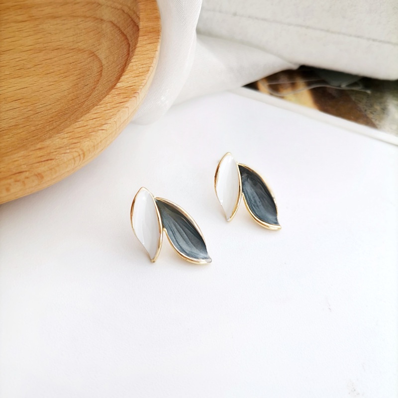 Khuyên tai kẹp không bấm lỗ chốt cố định K187 bằng hợp kim mạ vàng hình bông hoa dáng ngắn Leous Accessories