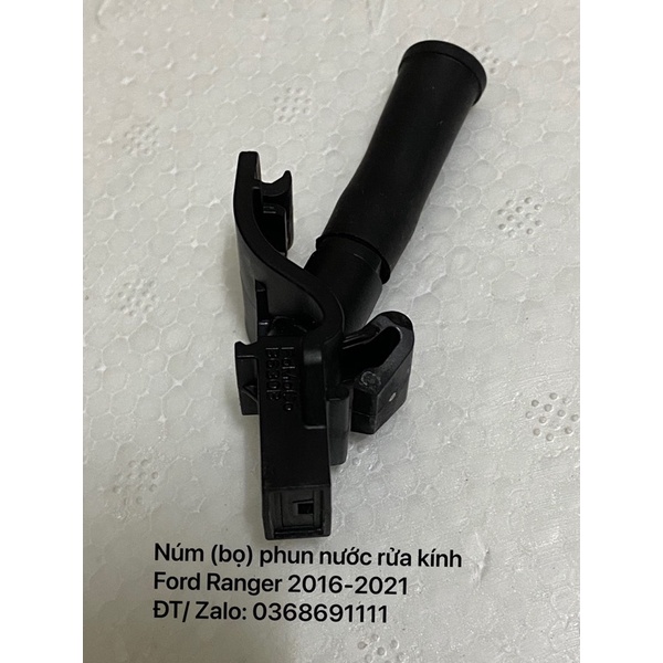 Núm  phun nước rửa kính Ford Everest