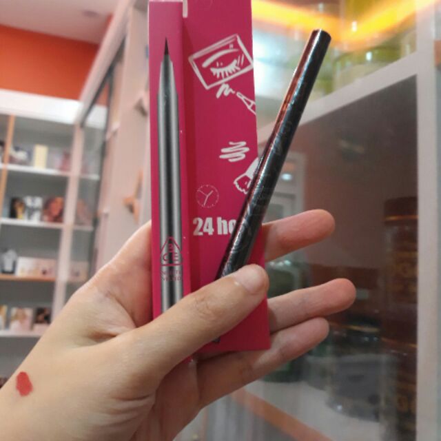 But dạ kẻ mắt 3ce