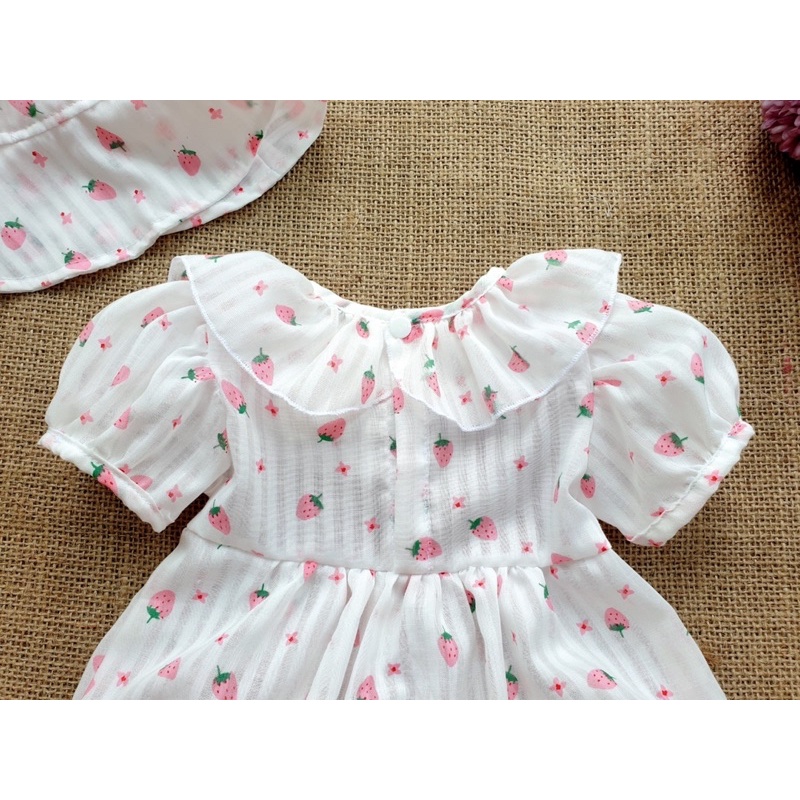 Bodysuit Bé Gái Quả Dâu Hồng Kèm Mũ Và Bao Chân Cho Bé 3-13kg, Váy Sơ Sinh 0-12 Tháng, Bodysuit Sơ Sinh, Bộ Đồ Liền Thân