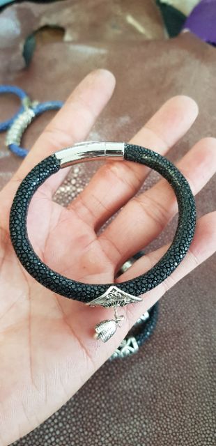 Vòng tay cá đuối