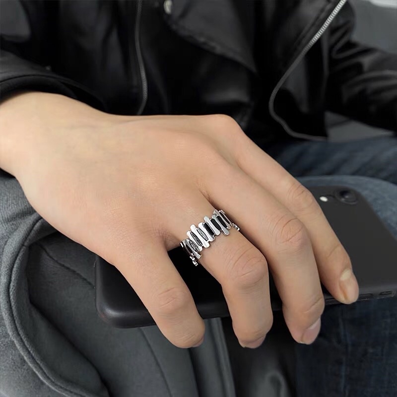 Nhẫn kẻ trắng đen ZICZAC thép không gỉ