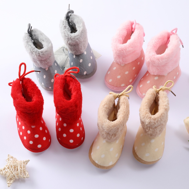 Giày bốt đế mềm chấm bi đáng yêu cho bé