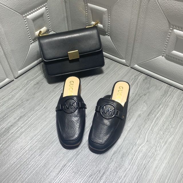 Dép nữ, Giày sục nữ mũi vuông hai màu Đen - Kem TGS069