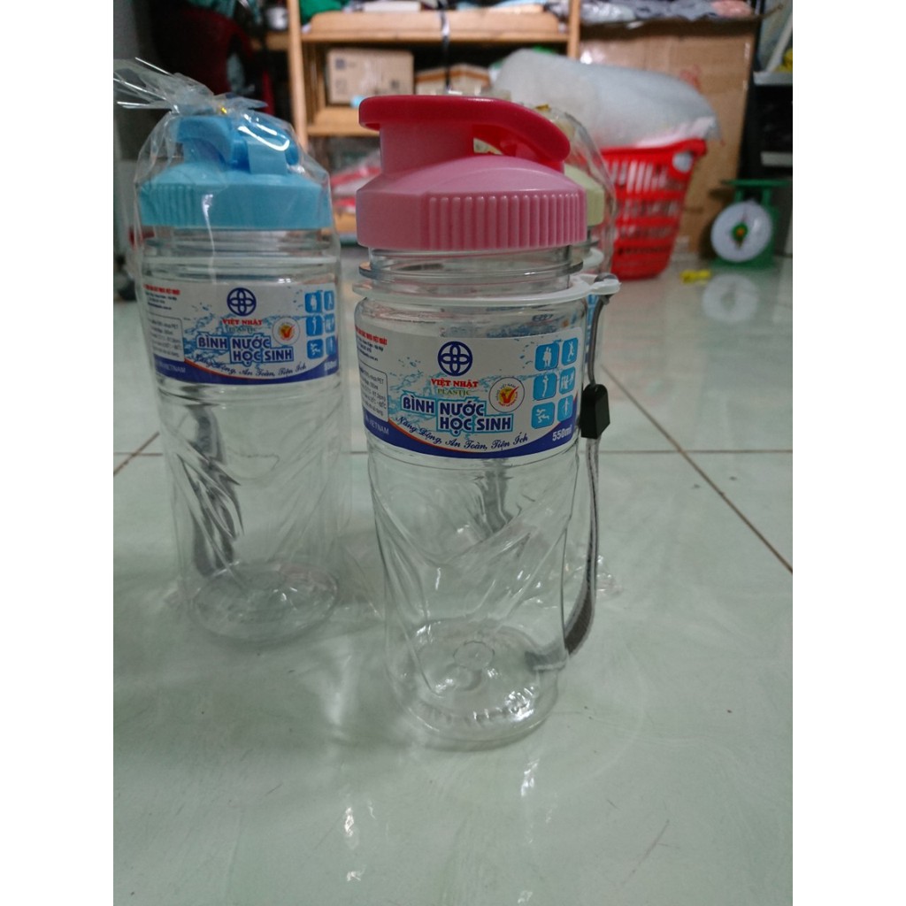 Bình nước học sinh 550ml -750ml- 900ml làm từ chất liệu nhựa Việt Nhật an toàn