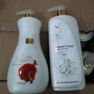 Sữa Tắm Thơm Sáng Da Ostrich 900ml