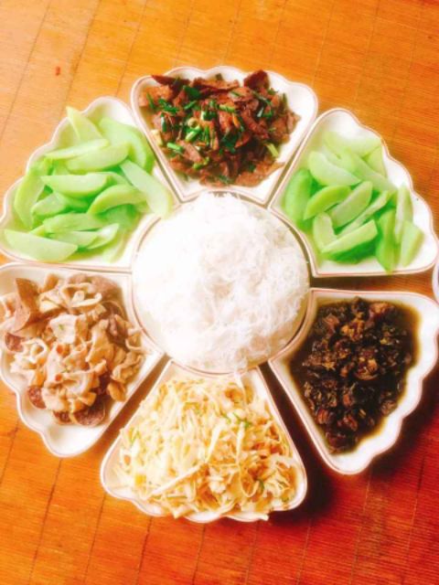 Bộ đĩa tô canh Hoa Mặt Trời Bát Tràng