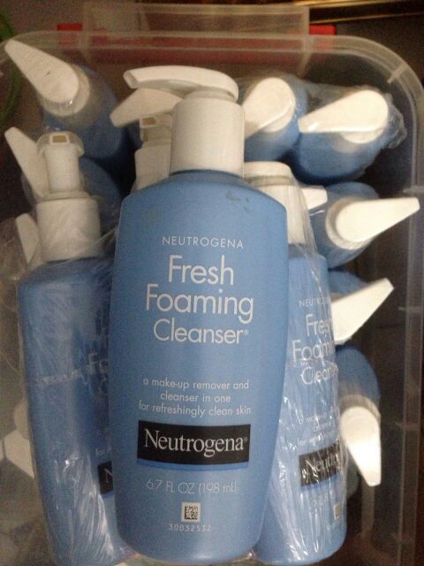 Sữa Rửa Mặt Tẩy Trang Neutrogena Fresh Foaming Cleanser