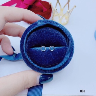 1 chiếc nụ tai bạc chữ w