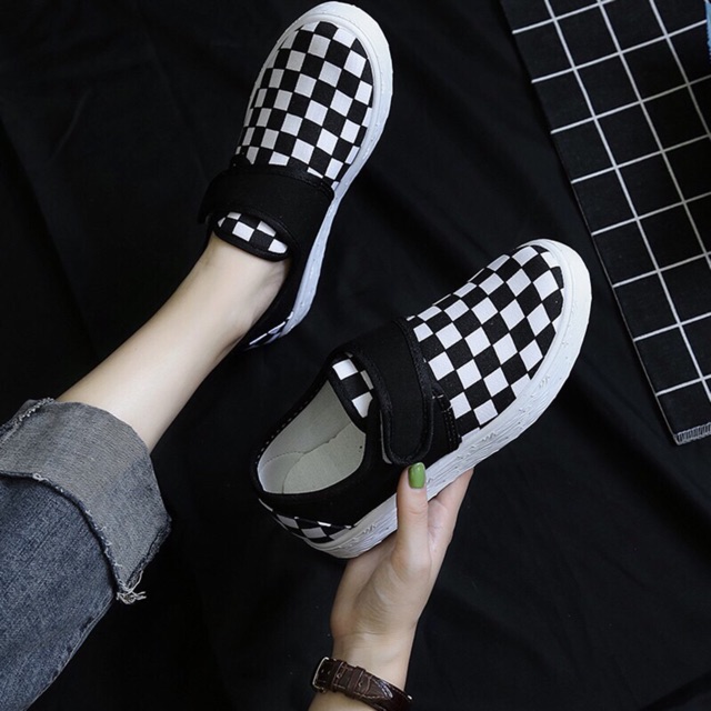 [Mã FAGREEN245 giảm 10% tối đa 30k đơn từ 99k] Giầy thể thao kẻ caro siêu êm | BigBuy360 - bigbuy360.vn